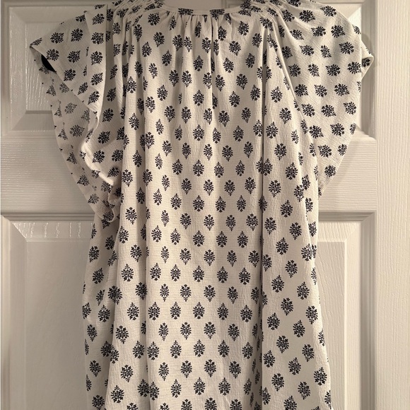 MELLODAY White Ruffled Flutter Sleeve Blouse - Picture 2 of 5